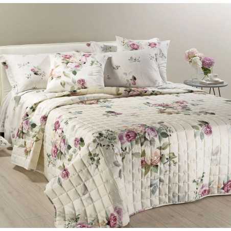 Mid-season quilted bedspread with roses and flowers in cotton satin